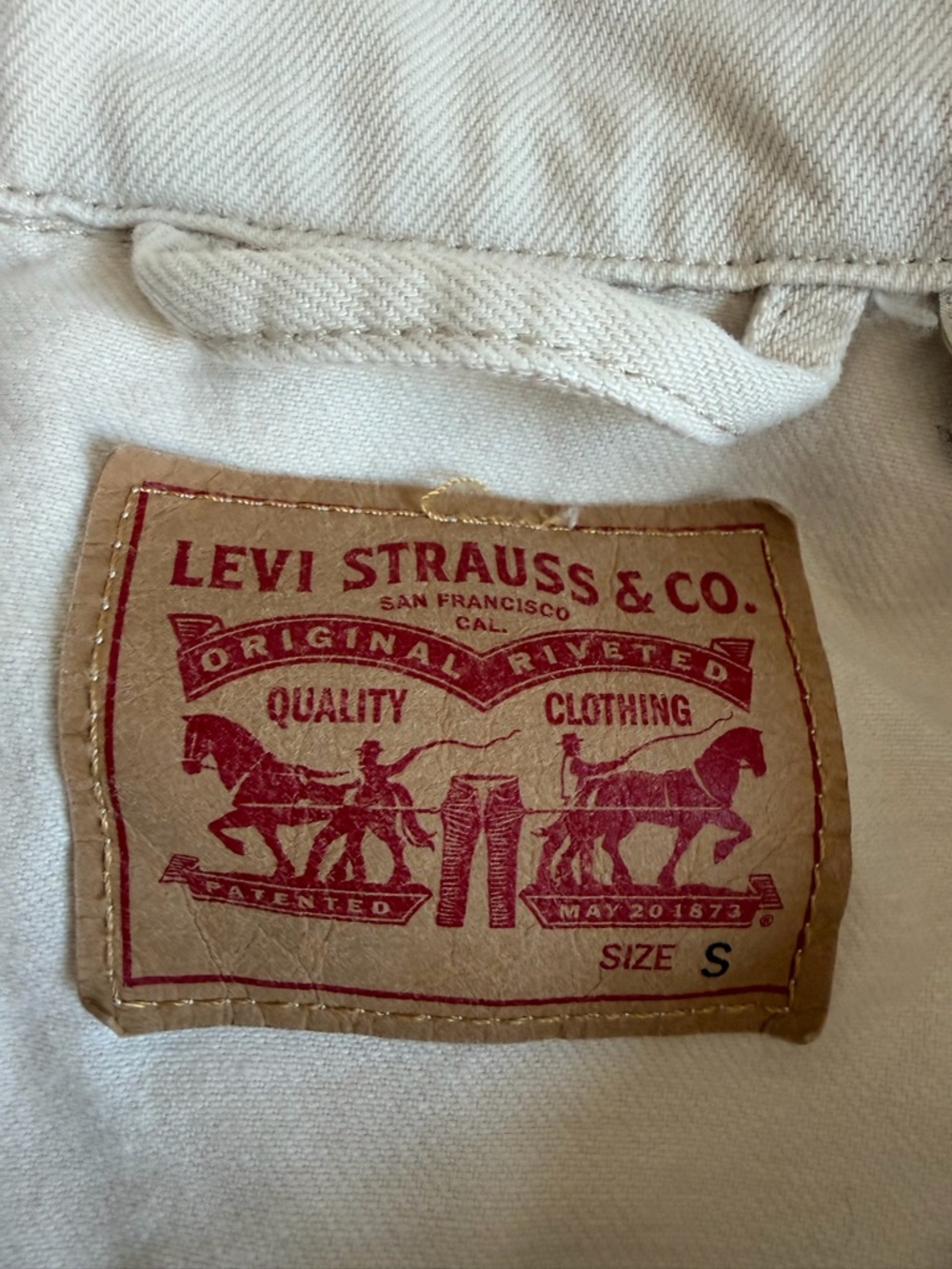 Levi’s Oversized Cream Denim Jacket Small Ivory Trucker Shacket Cotton Jean Coat - Picture 3 of 16